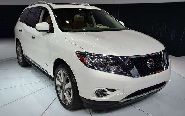 Suvsandcrossovers.com 2017 SUV And Crossover Buying Guide: ‘‘2017 Nissan Pathfinder’’ Reviews, Price, Features