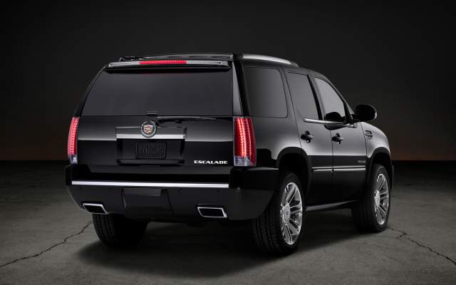  Suvsandcrossovers.com NEW 2018 CADILLAC ESCALADE IS A SUV-CROSSOVER WORTH WAITING FOR IN 2018, NEW 2018 SUV-CROSSOVER RELEASE