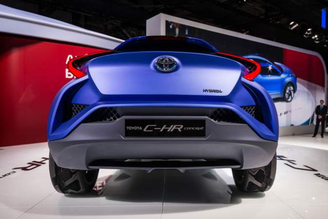 NEW 2018 TOYOTA C-HR IS A SUV-CROSSOVER WORTH WAITING FOR IN 2018, NEW 2018 SUV-CROSSOVER RELEASE DATE